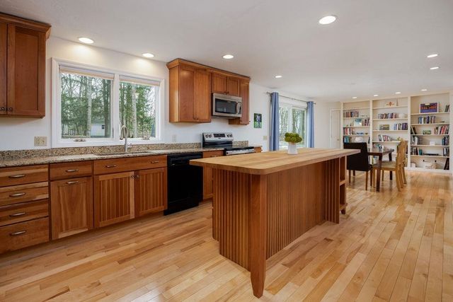 66 Oak Ridge Road, Lebanon, NH 03784