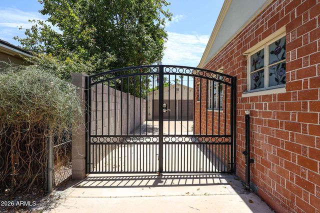 1317 W HOLLY Street, Phoenix, AZ 85007