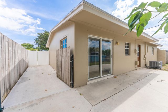 63 Andros Road, Palm Springs, FL 33461