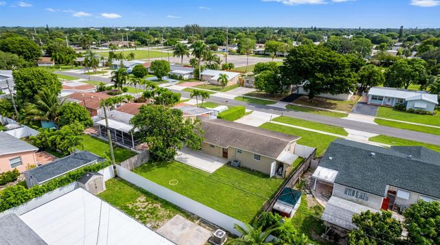 63 Andros Road, Palm Springs, FL 33461