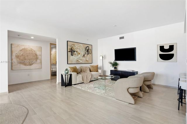 10281 W Bay Harbor Dr 204, Bay Harbor Islands, FL 33154