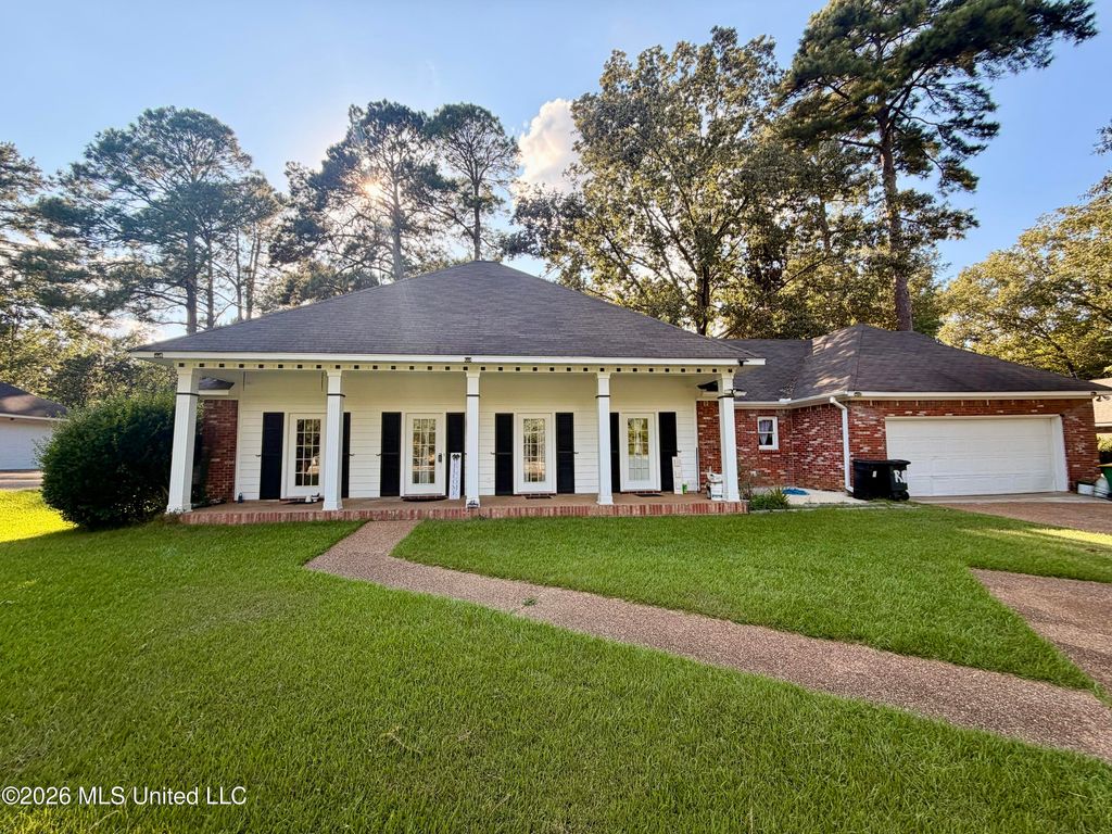 207 S Pear Orchard Road, Ridgeland, MS 39157