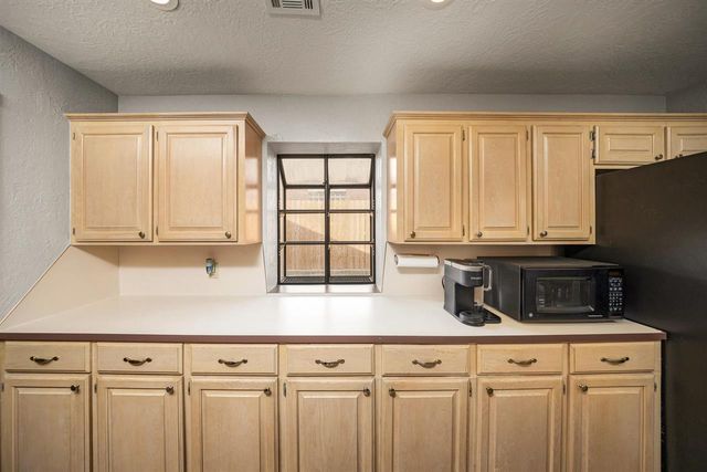 5014 NE Dearborn Ave, Lawton, OK 73507