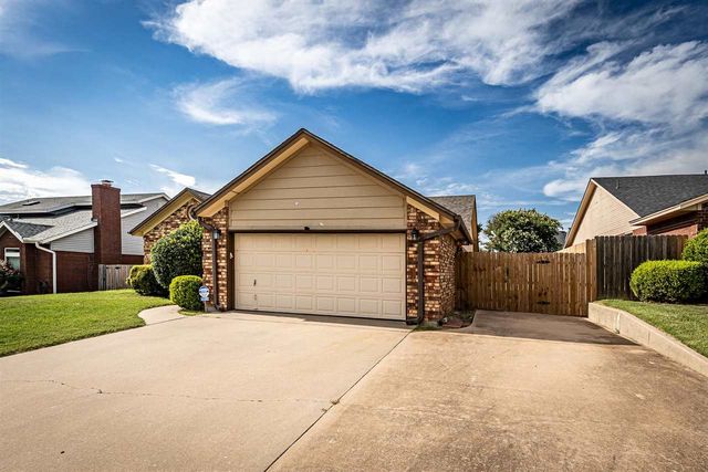 5014 NE Dearborn Ave, Lawton, OK 73507