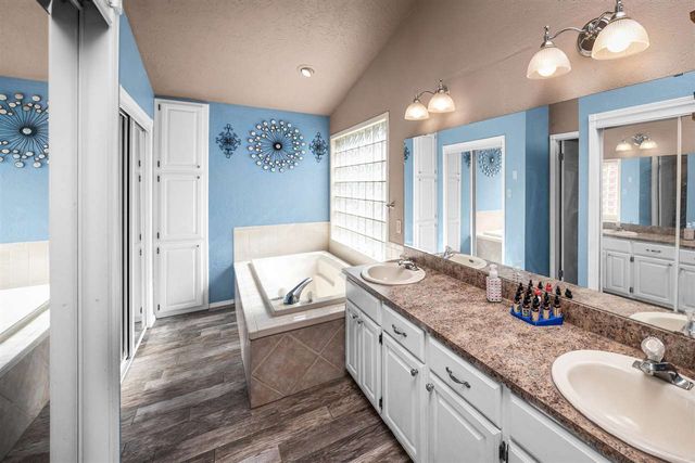 5014 NE Dearborn Ave, Lawton, OK 73507
