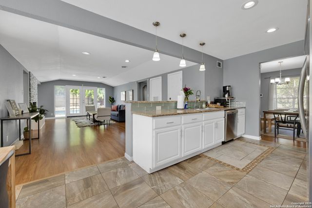 103 Shalimar, Castle Hills, TX 78213