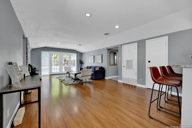 103 Shalimar, Castle Hills, TX 78213