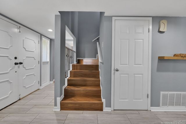 103 Shalimar, Castle Hills, TX 78213