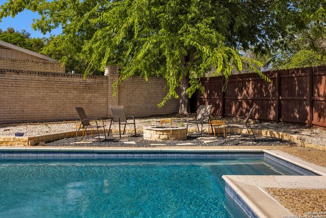 103 Shalimar, Castle Hills, TX 78213