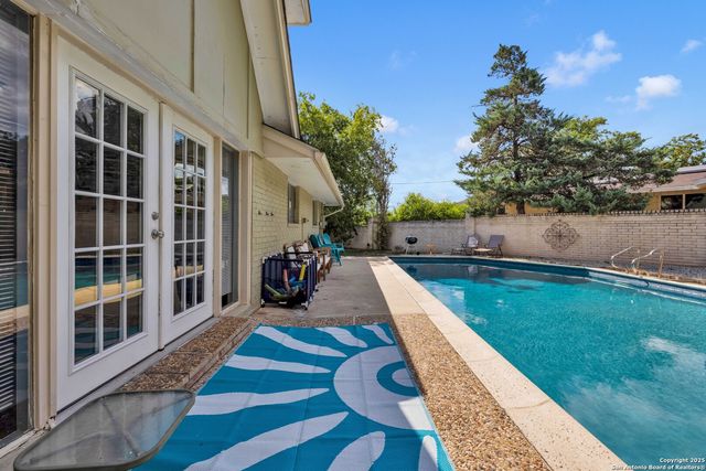 103 Shalimar, Castle Hills, TX 78213