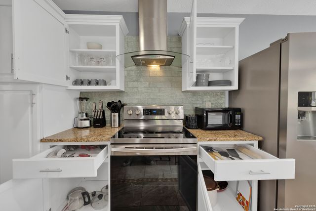 103 Shalimar, Castle Hills, TX 78213