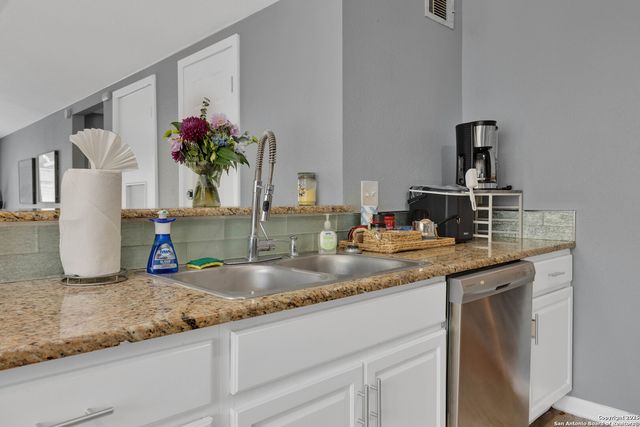 103 Shalimar, Castle Hills, TX 78213