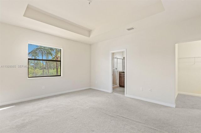 8615 NW 98th Ave, Doral, FL 33178