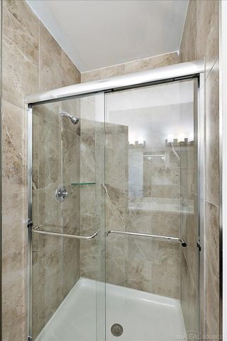 8280 Heywood Circle, Sterling Heights, MI 48312