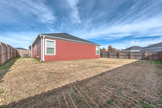 5813 W Greens Chapel Road, Fayetteville, AR 72704