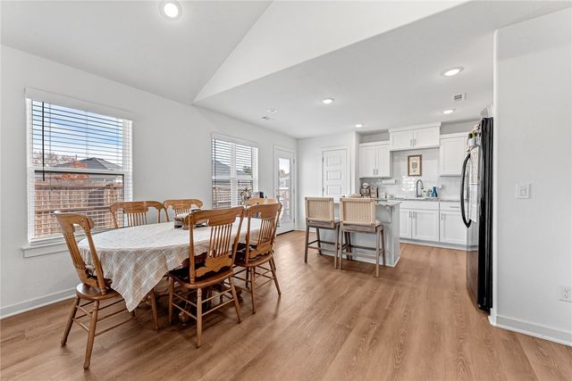 5813 W Greens Chapel Road, Fayetteville, AR 72704