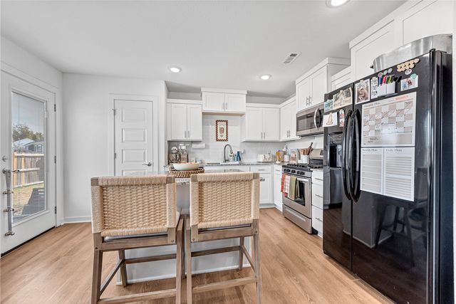 5813 W Greens Chapel Road, Fayetteville, AR 72704