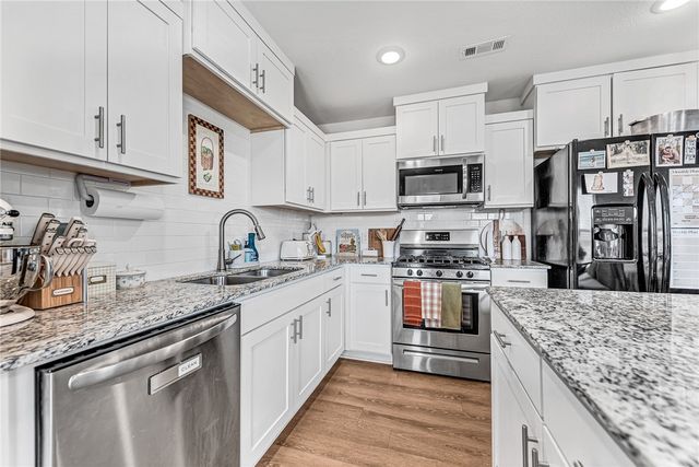 5813 W Greens Chapel Road, Fayetteville, AR 72704