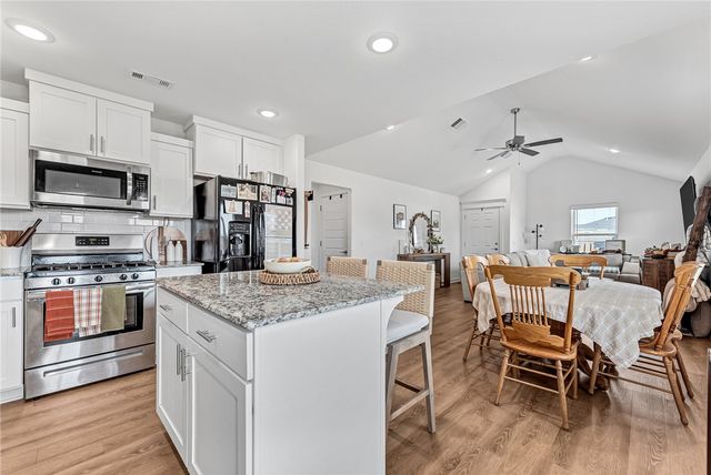 5813 W Greens Chapel Road, Fayetteville, AR 72704