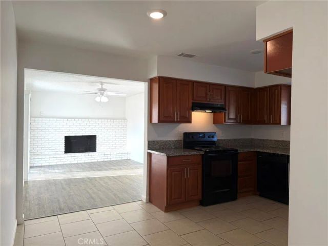 4689 N Feland, Fresno, CA 93722