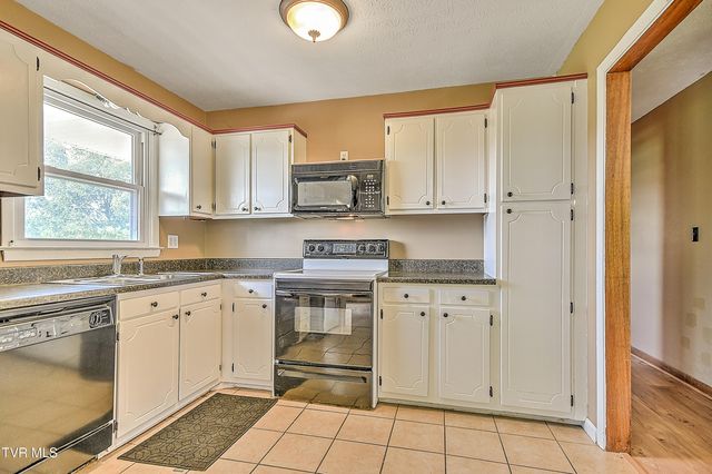 228 Oneida Court, Kingsport, TN 37664