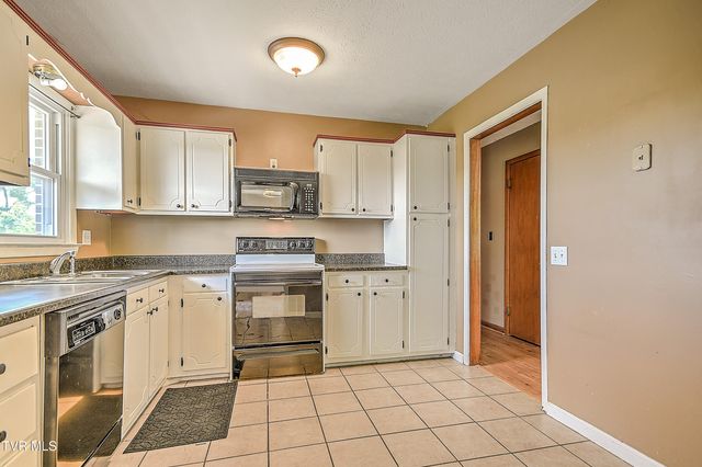 228 Oneida Court, Kingsport, TN 37664