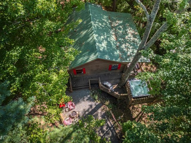 129 N Cherokee Drive, Blue Ridge, GA 30513