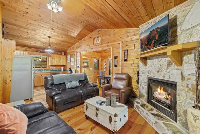 129 N Cherokee Drive, Blue Ridge, GA 30513