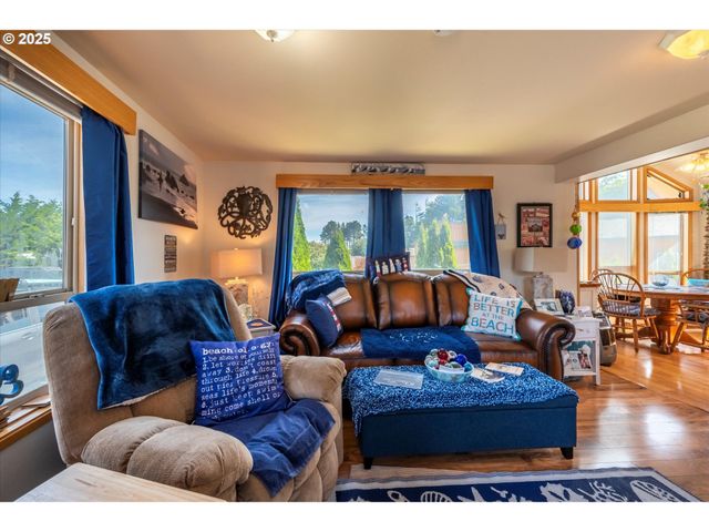 53877 BEACH LOOP Rd 2, Bandon, OR 97411