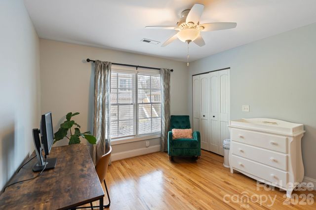 425 Tremont Avenue E, Charlotte, NC 28203