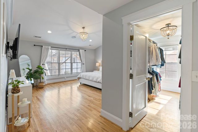 425 Tremont Avenue E, Charlotte, NC 28203