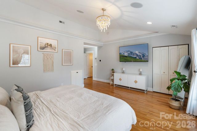 425 Tremont Avenue E, Charlotte, NC 28203