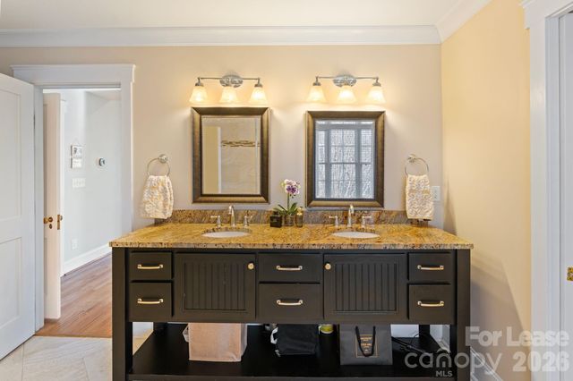 425 Tremont Avenue E, Charlotte, NC 28203