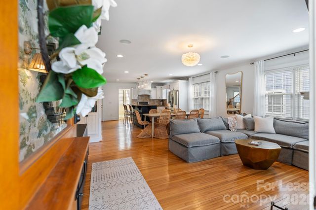 425 Tremont Avenue E, Charlotte, NC 28203