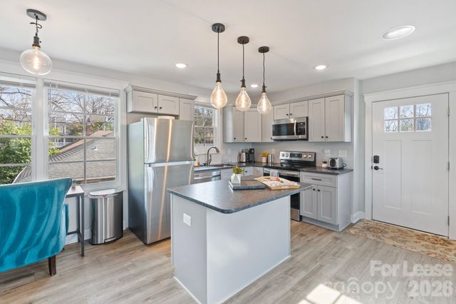 425 Tremont Avenue E, Charlotte, NC 28203