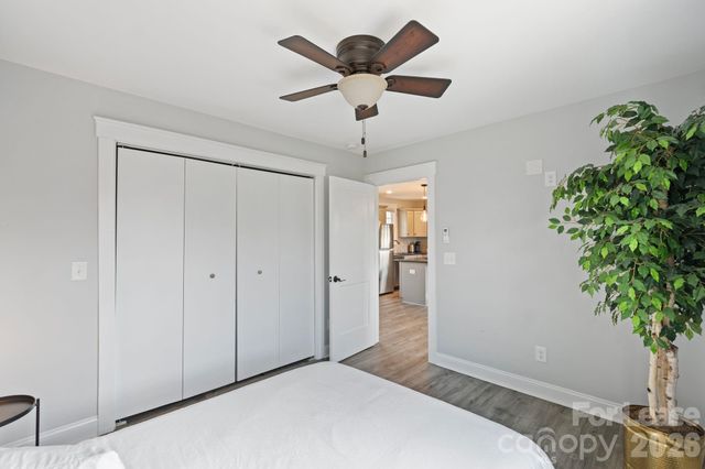 425 Tremont Avenue E, Charlotte, NC 28203