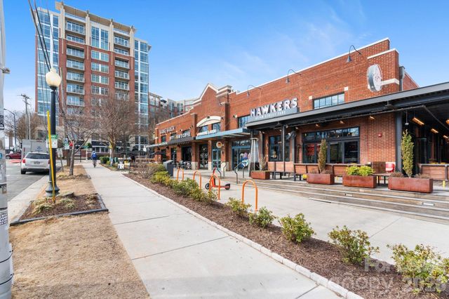 425 Tremont Avenue E, Charlotte, NC 28203