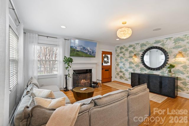 425 Tremont Avenue E, Charlotte, NC 28203