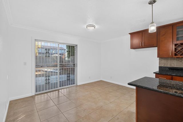 8684 Tiogawoods Dr, Sacramento, CA 95828