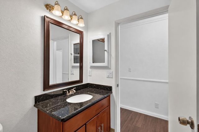 8684 Tiogawoods Dr, Sacramento, CA 95828