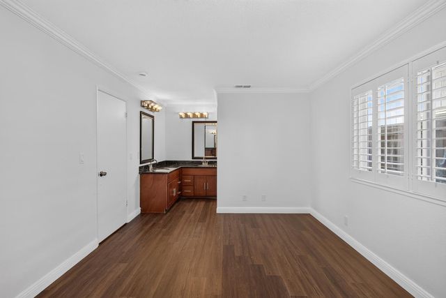 8684 Tiogawoods Dr, Sacramento, CA 95828