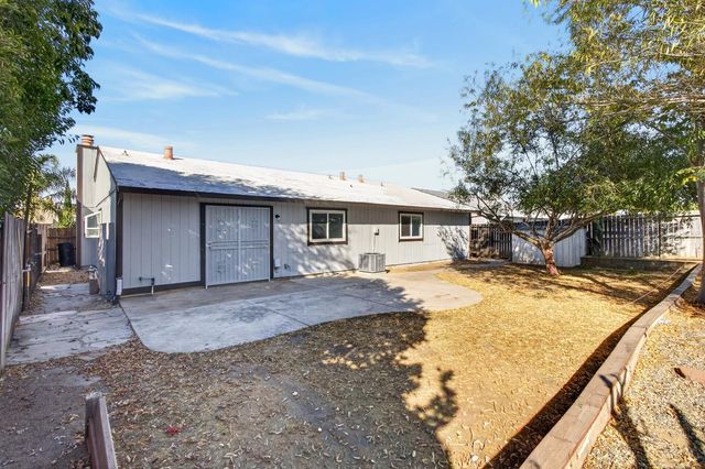 8684 Tiogawoods Dr, Sacramento, CA 95828