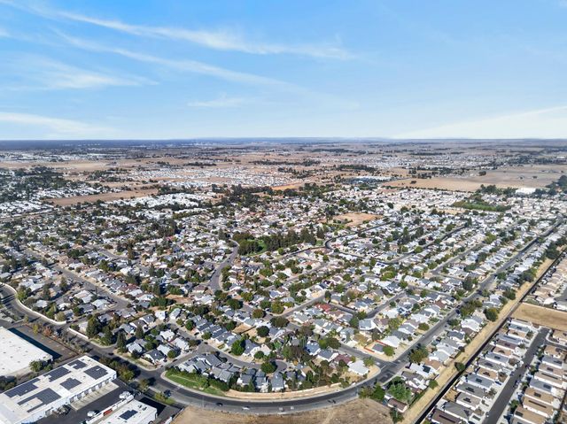8684 Tiogawoods Dr, Sacramento, CA 95828