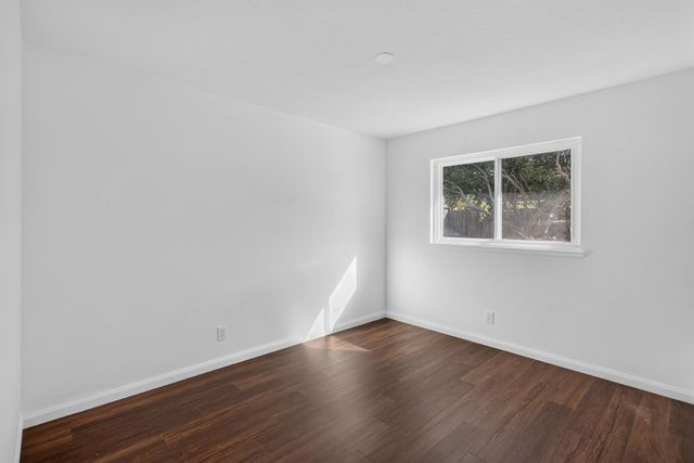 8684 Tiogawoods Dr, Sacramento, CA 95828