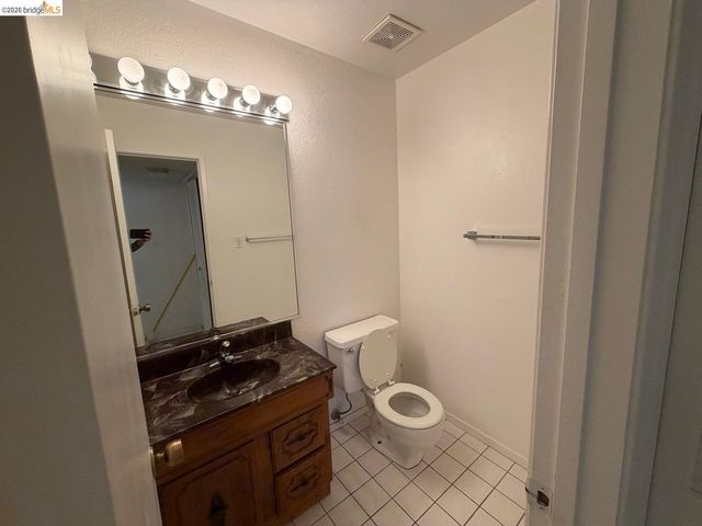 1175 Kenwal Rd B, Concord, CA 94521