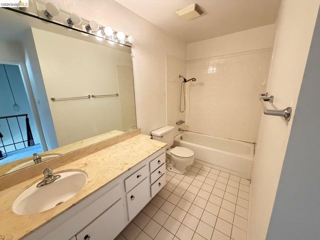 1175 Kenwal Rd B, Concord, CA 94521