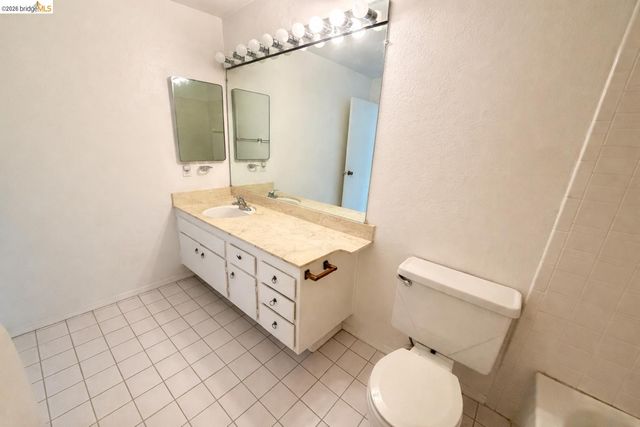 1175 Kenwal Rd B, Concord, CA 94521