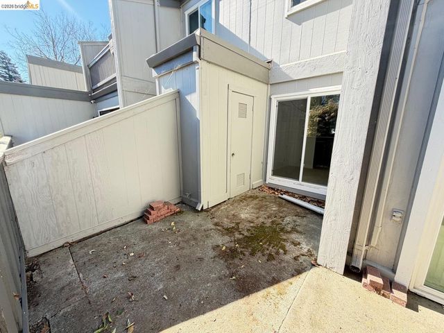 1175 Kenwal Rd B, Concord, CA 94521