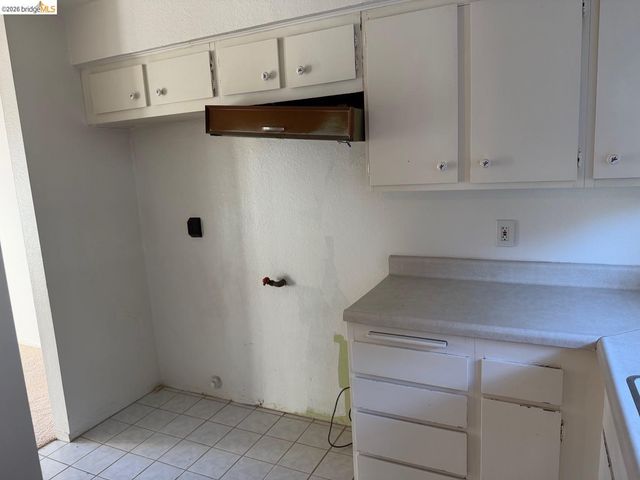 1175 Kenwal Rd B, Concord, CA 94521