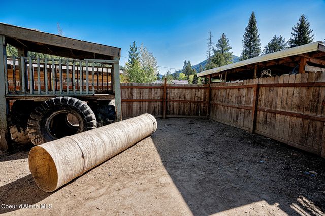 1075 Burke Rd, Wallace, ID 83873